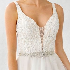 Never Worn Wedding Dress